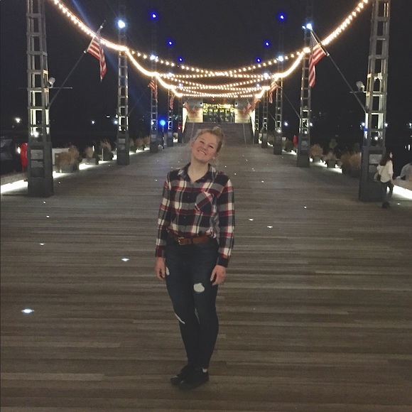 Meet your Posher, Lauren - Picture 1 of 1